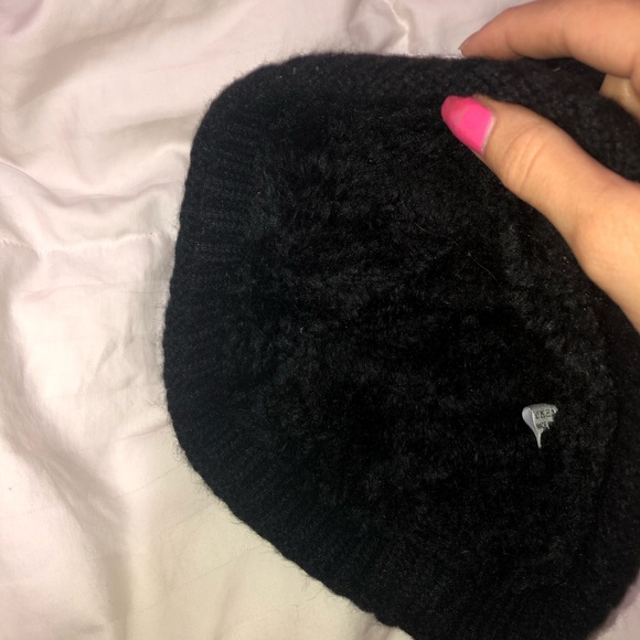 Adidas beanie with fur inside - Picture 2 of 2